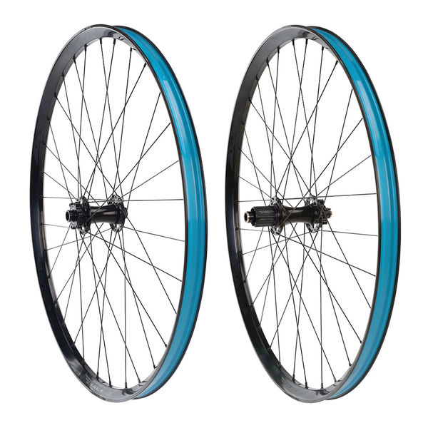 Halo Gravitas 29 MT Front MT Front 6B Disc Hub, 100x15mm and DH 110x20mm inc., 32 Black TB Spokes click to zoom image